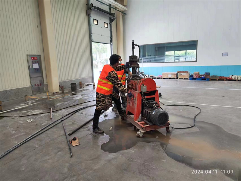 隆回厂房地面下沉塌陷注浆加固施工